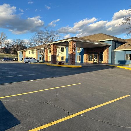 Americinn By Wyndham Reedsburg Buitenkant foto