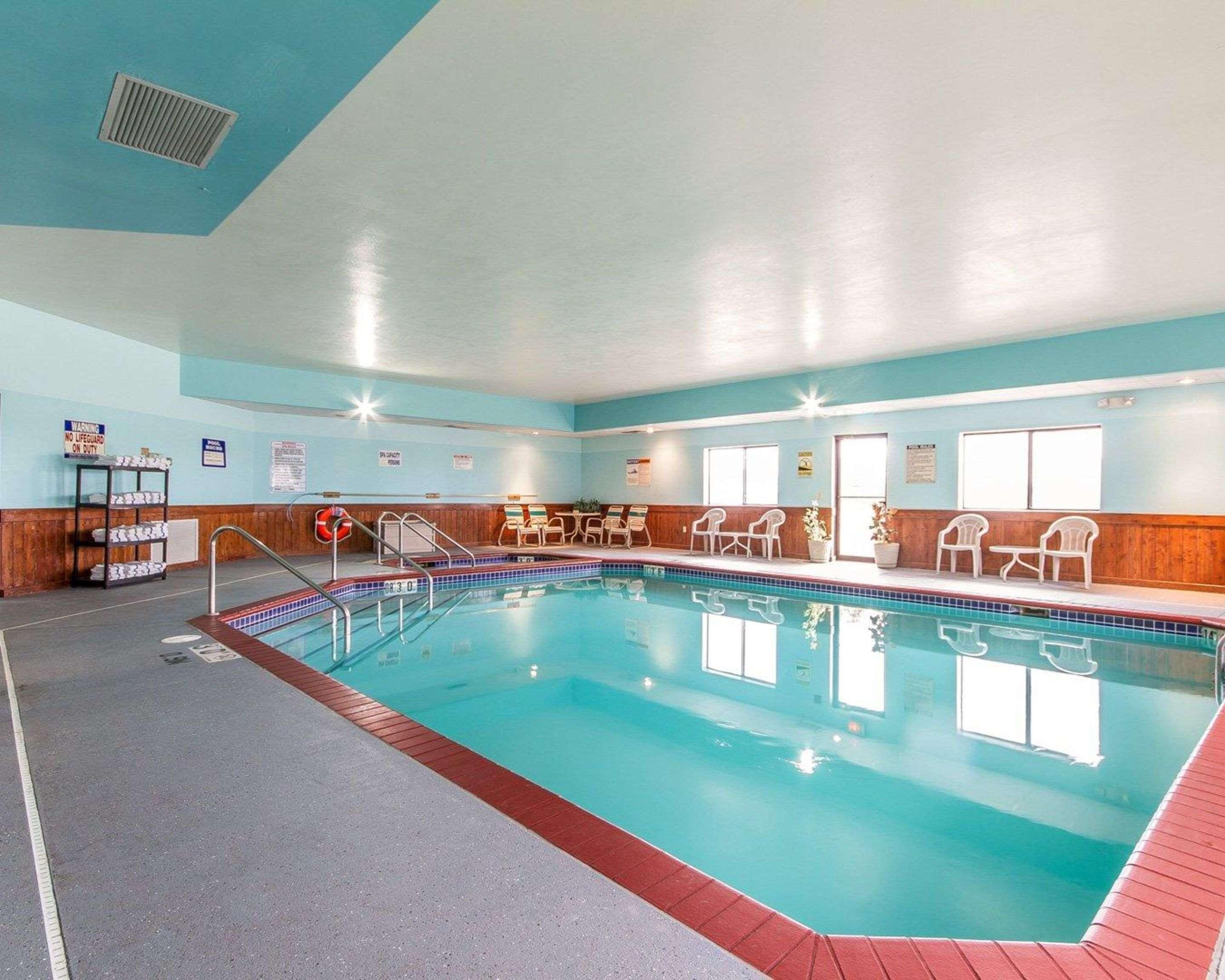 Americinn By Wyndham Reedsburg Buitenkant foto