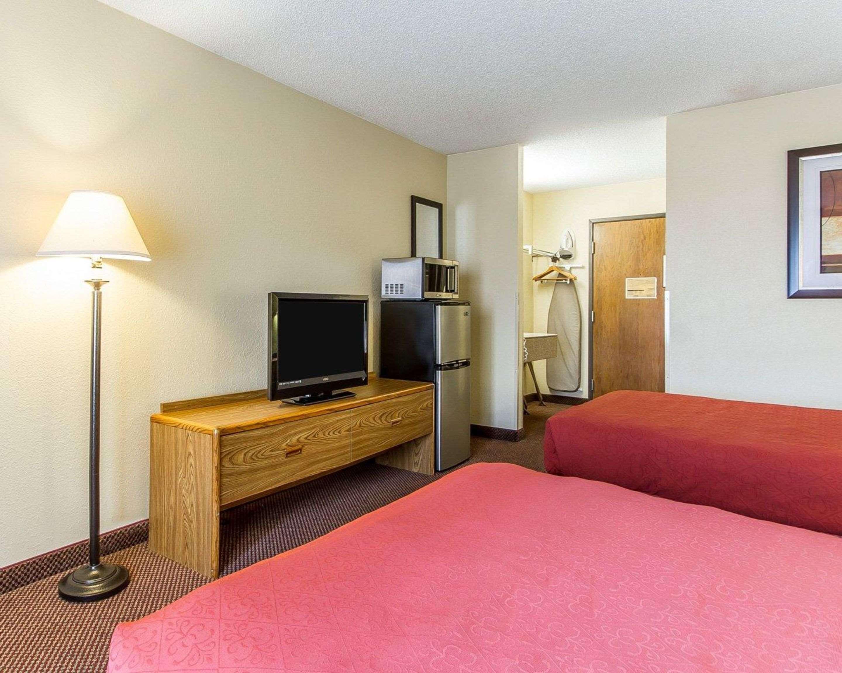 Americinn By Wyndham Reedsburg Buitenkant foto