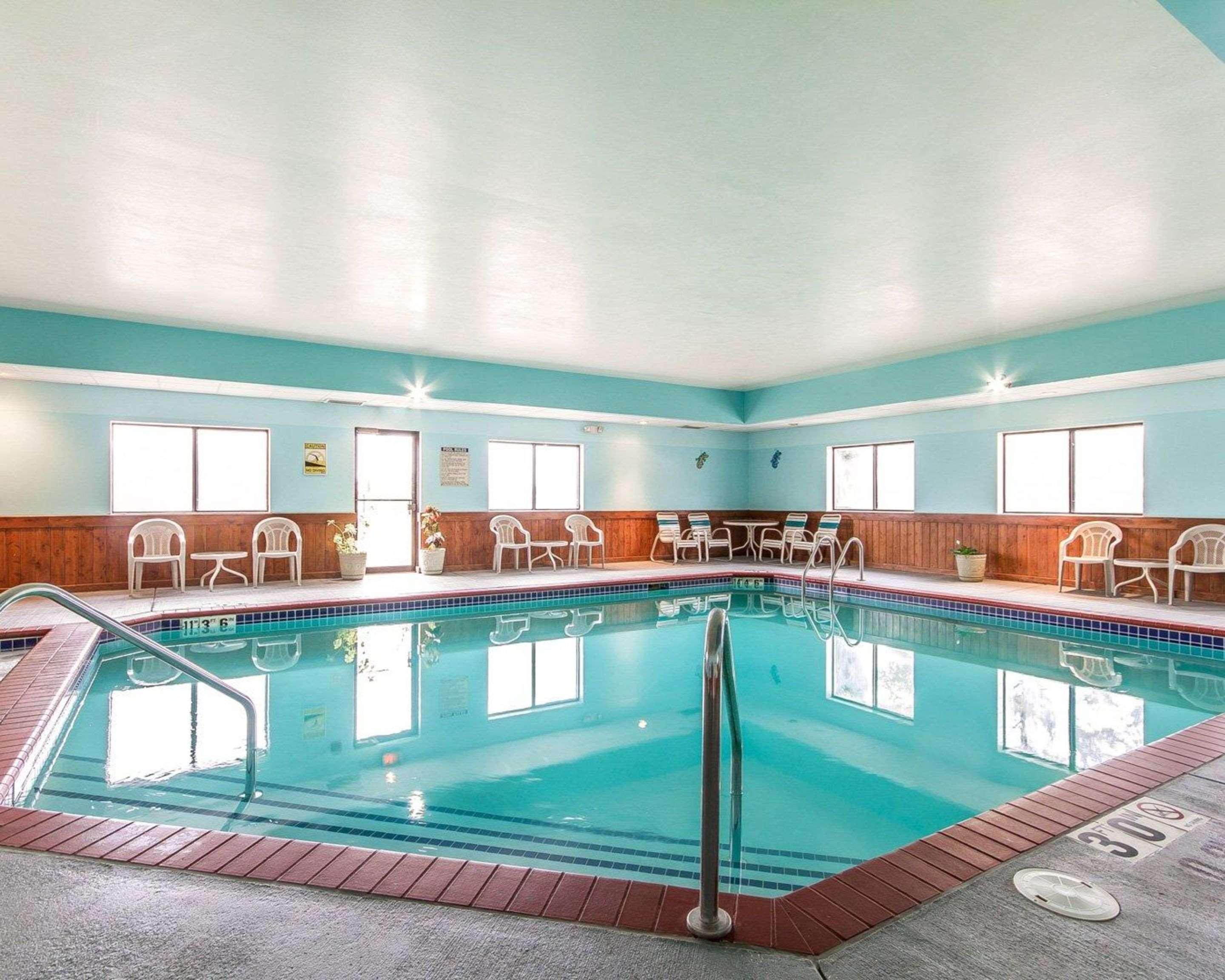 Americinn By Wyndham Reedsburg Buitenkant foto