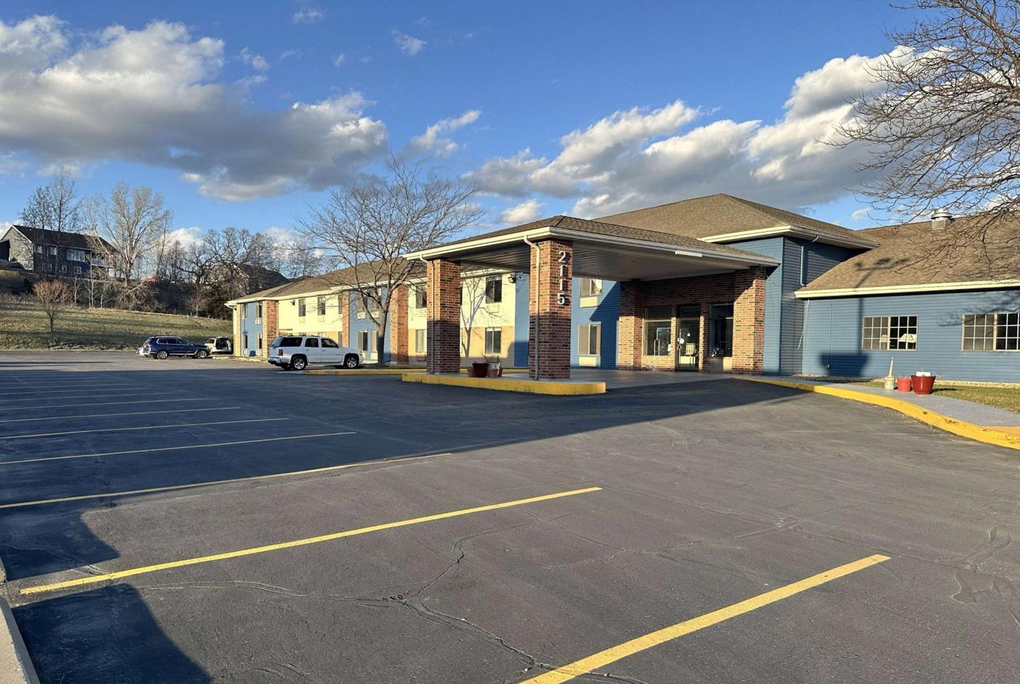 Americinn By Wyndham Reedsburg Buitenkant foto