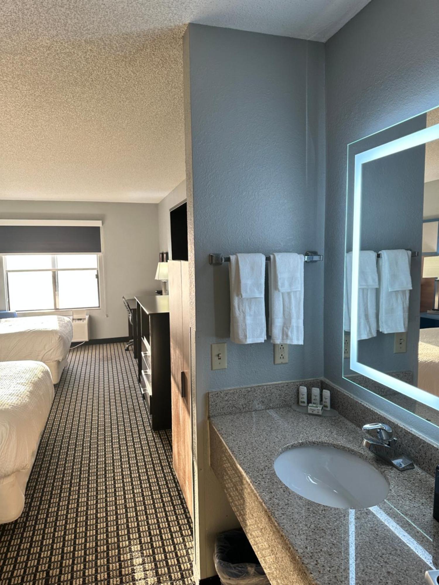 Americinn By Wyndham Reedsburg Buitenkant foto