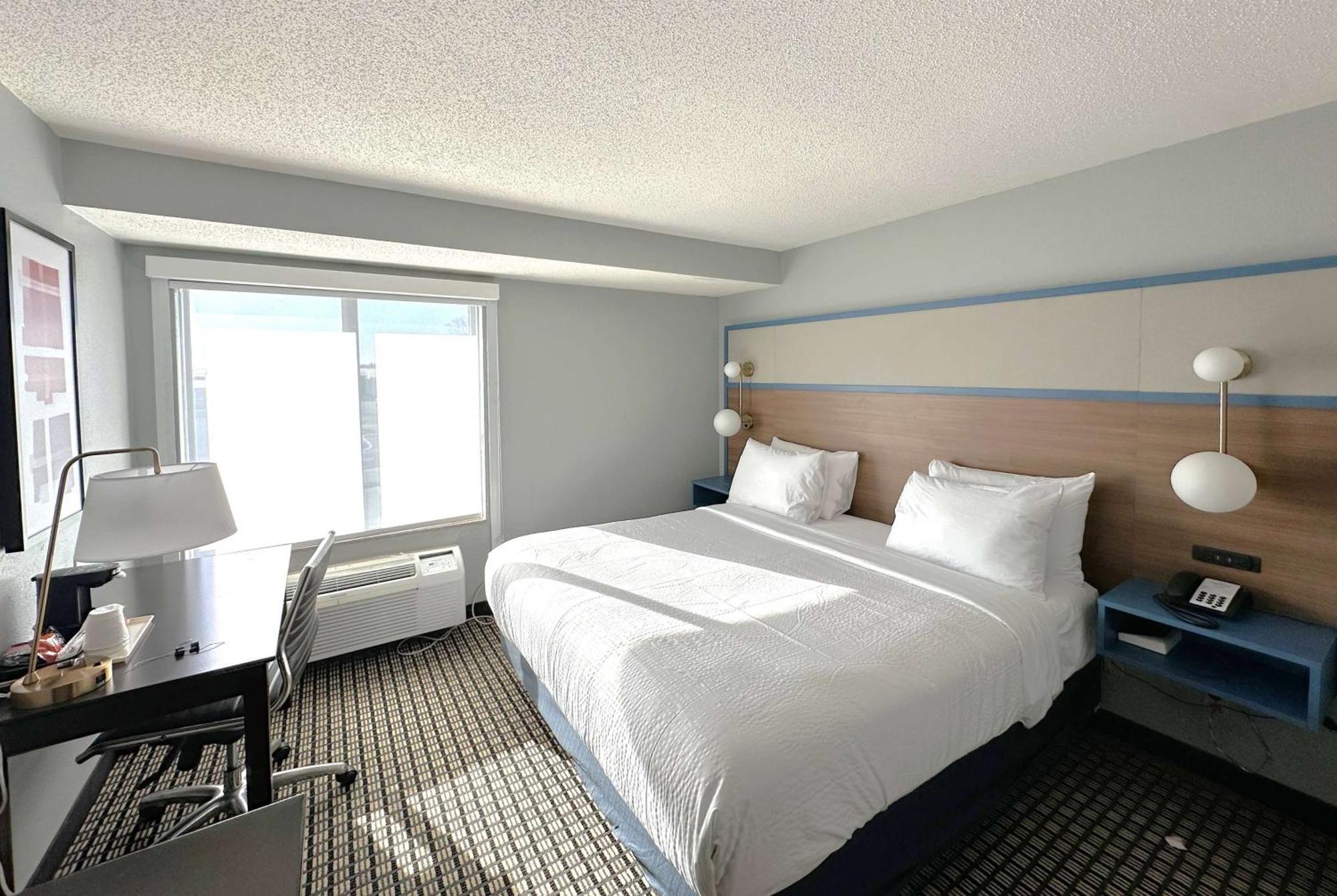 Americinn By Wyndham Reedsburg Buitenkant foto